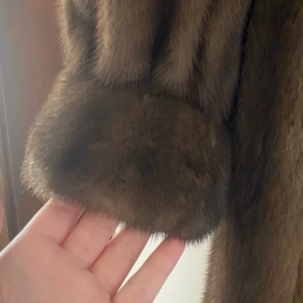 Mink coat. Robert Sidney - Picture 3 of 4